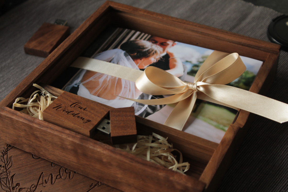 SET of 6 - (option to add 16gb USB) - 4x6 Wood print box space for 4x6  photos and usb drive - (save 2 dollars per box)