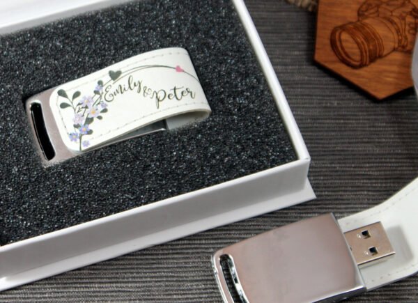 Personalised Faux Leather & metal USB memory stick USB3.0 32GB