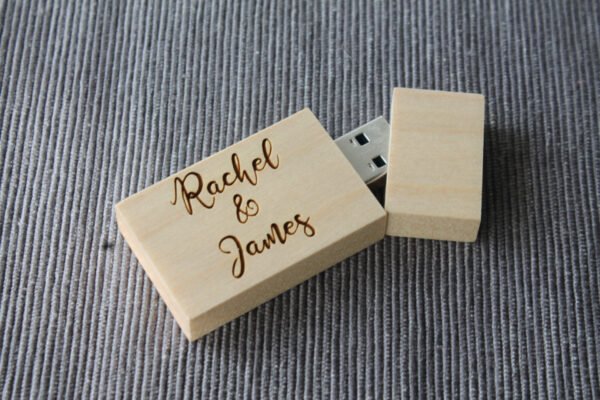 Personalised Wooden rectangular USB memory stick (Maple) USB3.0 32GB
