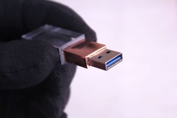 Personalised Crystal USB memory stick (Rose gold) USB3.2 32GB - Image 3