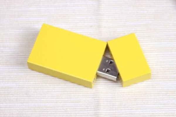 Personalised Wooden rectangular USB memory stick (Yellow) USB3.0 32GB